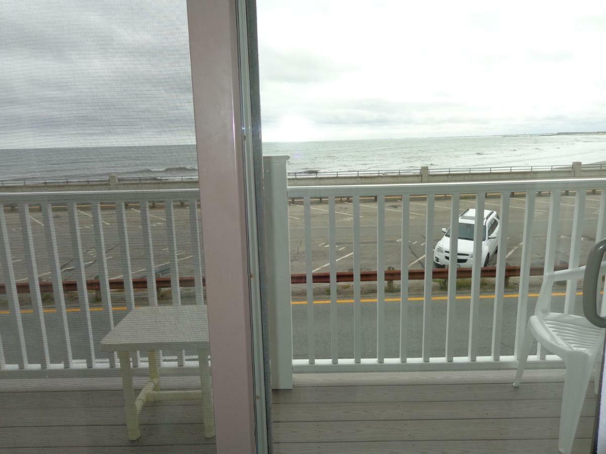 Jonathan'S On The Oceanfront Hampton Buitenkant foto